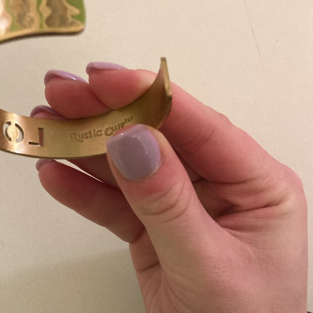 Gold Rustic Cuff bracelet - Picture 3 of 3